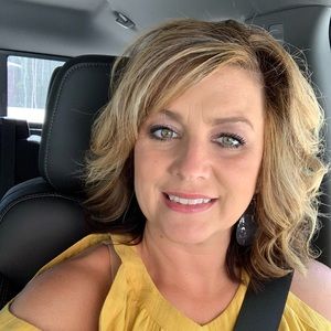 Meet your Posher, Angie